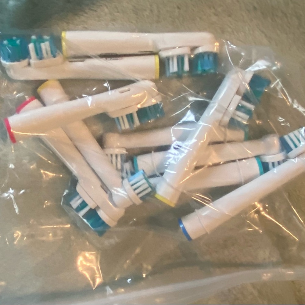 Brand New “10” Electric ORAL-B Toothbrush Replacement Heads.